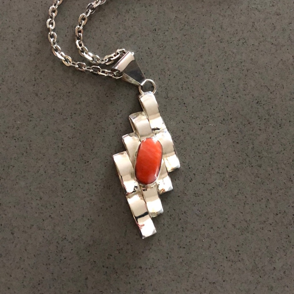 Vintage Sterling Silver + Coral Stone Pendant 🟠🧡